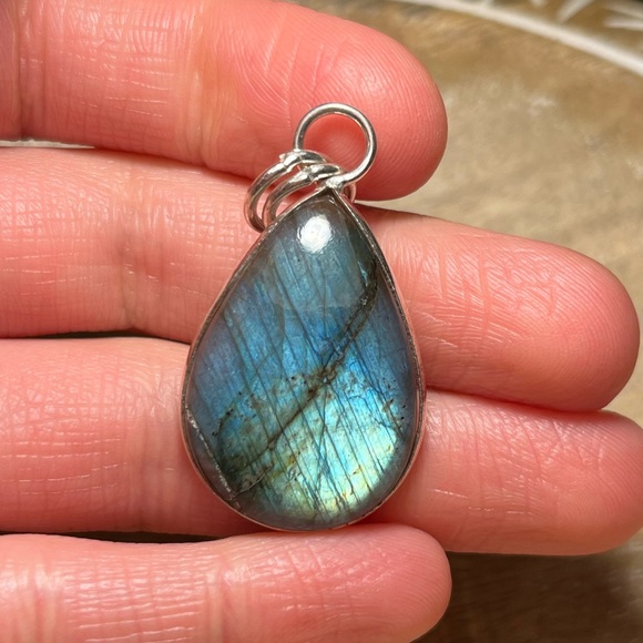 Labradorite Sterling Silver Tear Drop Pendant - Picture 13 of 16
